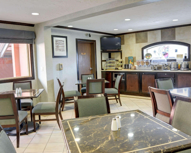 Public Area 3, Quality Inn Madras, Jefferson