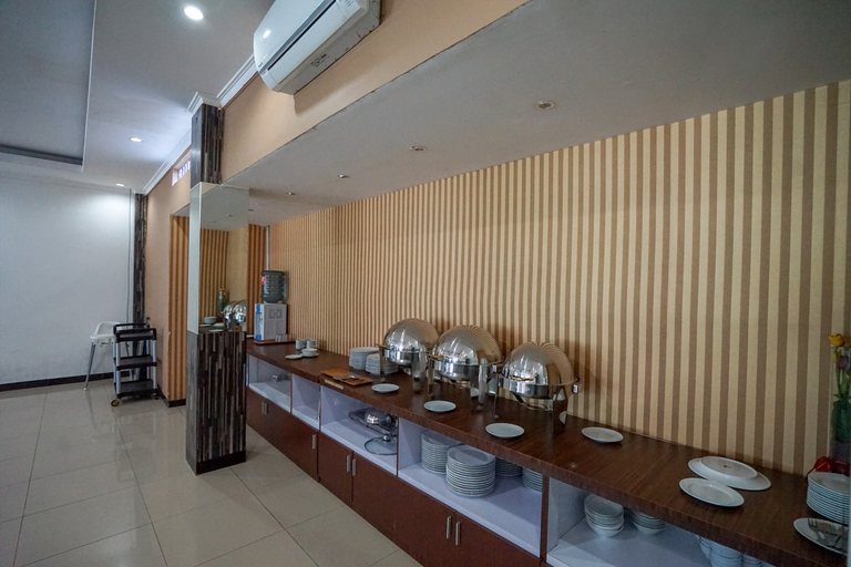 Food & Drinks 3, Oyo 575 Blessing Hotel, Palembang