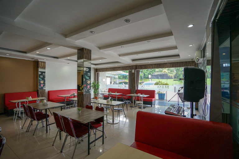 Food & Drinks 4, Oyo 575 Blessing Hotel, Palembang