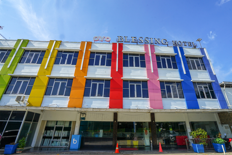 Exterior & Views 1, Oyo 575 Blessing Hotel, Palembang