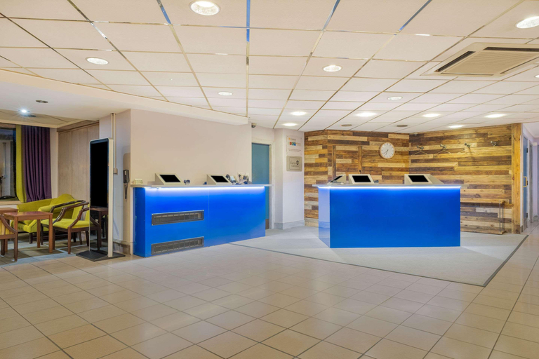 Public Area 4, Cedar Court Huddersfield, Kirklees