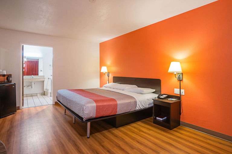 Bedroom 4, Comfort Inn , Graham