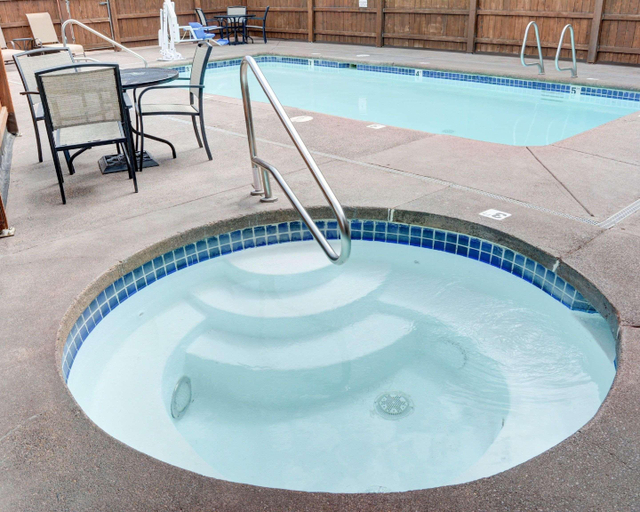 Sport & Beauty 5, Quality Inn Madras, Jefferson