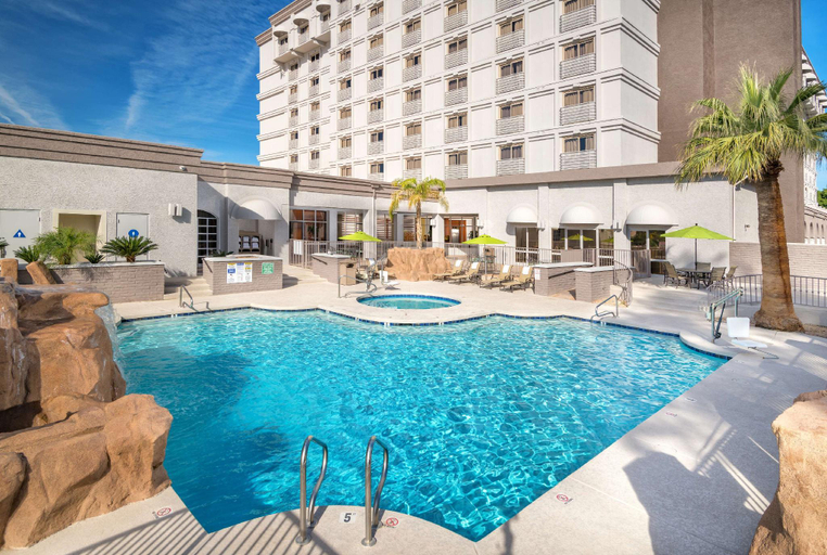Sport & Beauty 2, DoubleTree by Hilton Phoenix Mesa, Maricopa