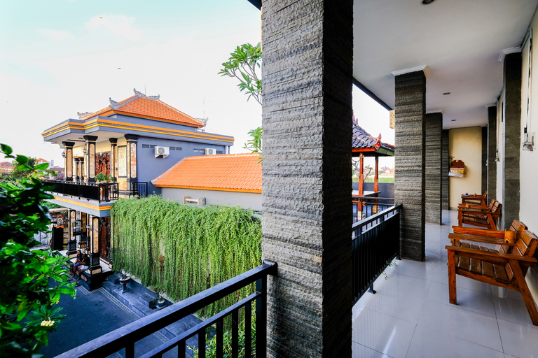 Public Area 2, OYO 3771 Kubu Alvian Guest House, Denpasar