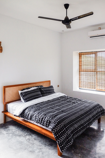 A House 2, Sleman