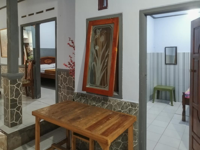 Others 4, Homestay Esther By Stayrooms, Lumajang