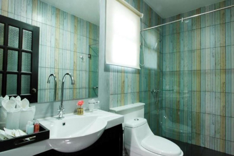 Bathroom 5, Baan PhuAnda Hotel Phuket, Pulau Phuket