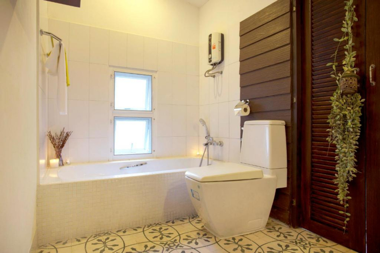 Bathroom 5, Tolani Southgate Villa Chiang Mai, Muang Chiang Mai