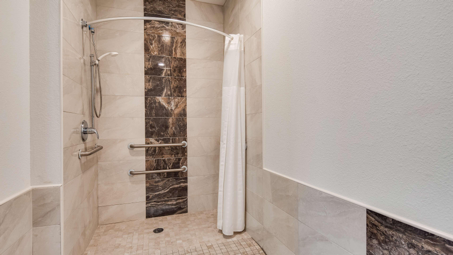 Bathroom 7