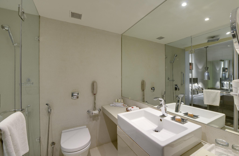 Bathroom 5, Pride Premier Pune, Pune