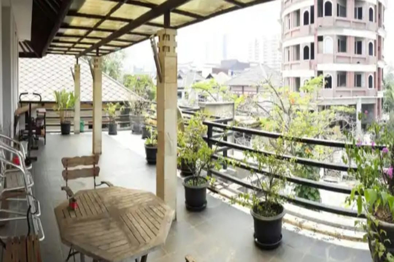 Exterior & Views, KPKB Mustang Guest House, Bandung