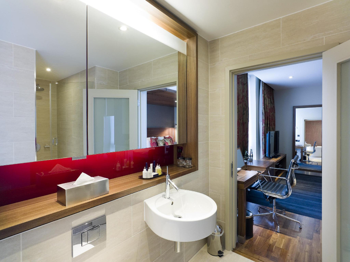 Bathroom 4, Clayton Hotel London Wall, London