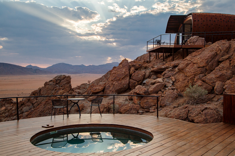 Exterior & Views