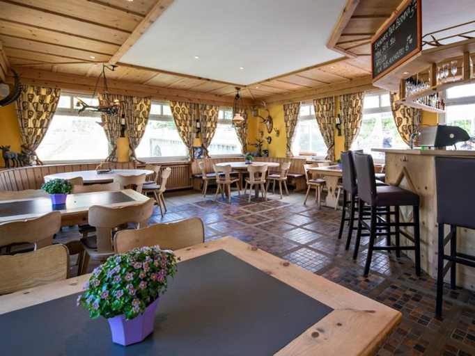 Food & Drinks 4, Station Hotel, Maloja