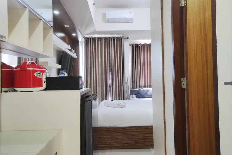 Bedroom 4, Convenient Studio at Vida View Makassar By Travelio, Makassar