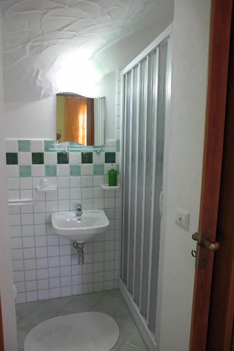 Bathroom 5, Bed & Breakfast da Gi & Giò, Oristano