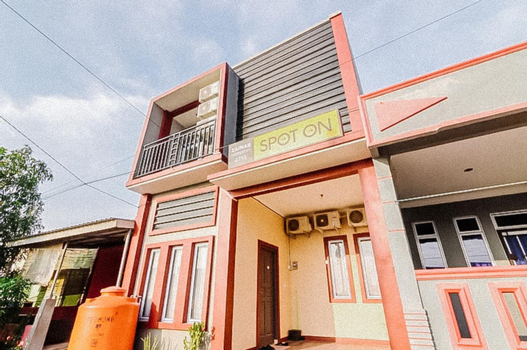 Exterior & Views, Zainab Homestay Syariah RedPartner, Batam