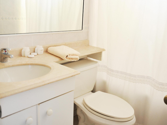Bathroom 5, MR Mar Suites, Valparaíso