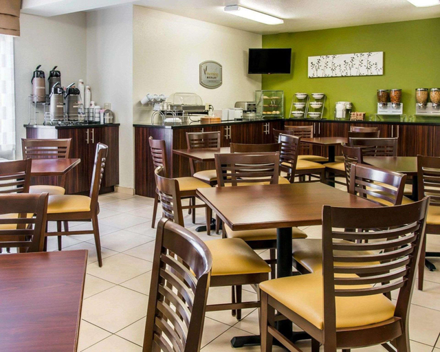 Food & Drinks 4, Sleep Inn Midland - Bay City West, Midland
