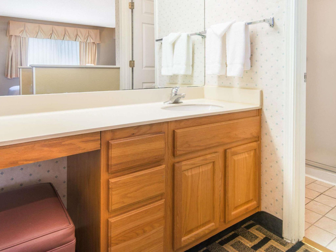 Bathroom 4, Hawthorn Suites By Wyndham Wichita East, Sedgwick