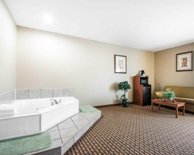 Bathroom 4, Comfort Inn Willow Springs US 60 and US 63, Howell