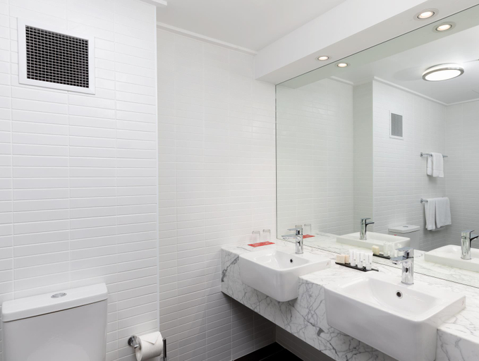 Bathroom 5, Rydges Canberra, Canberra