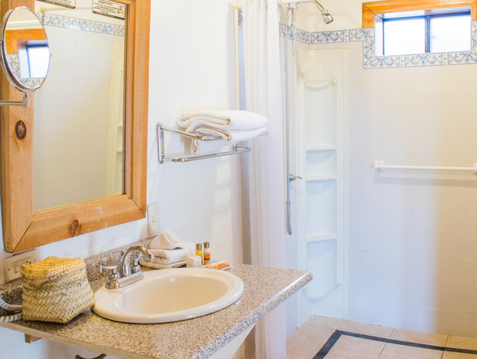 Bathroom 4, The Lodge at Creel Hotel & Spa, Bocoyna
