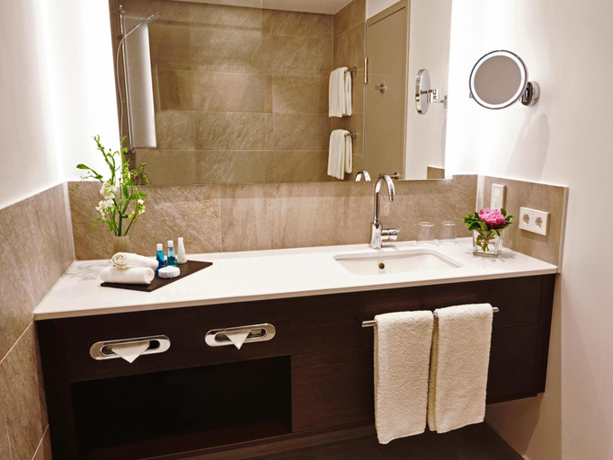 Bathroom 4, Steigenberger Hotel Koln, Köln
