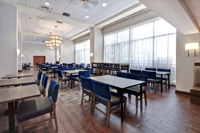Food & Drinks 4, Hampton Inn & Suites Alexandria Old Town Area South, Fairfax
