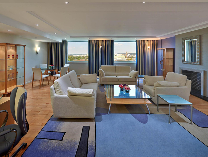 Others 5, Hilton Dusseldorf, Düsseldorf