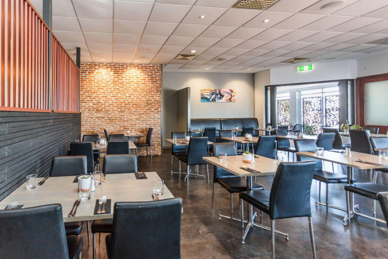 Food & Drinks 5, Country Comfort Perth, Perth