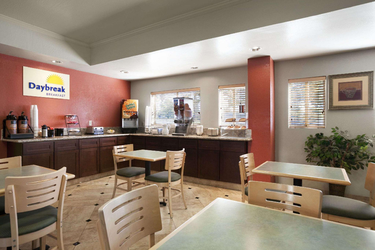 Public Area 2, Days Inn & Suites by Wyndham Rancho Cordova, Sacramento