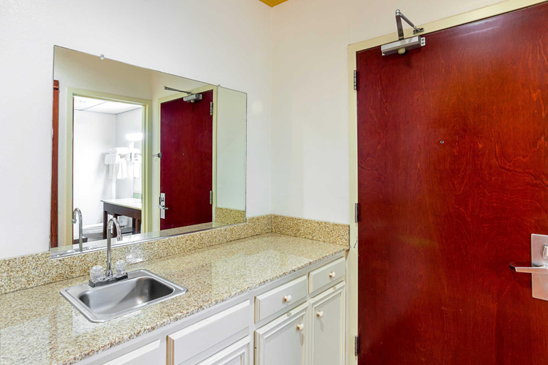 Bathroom 3, Quality Suites Lubbock Southwest, Lubbock