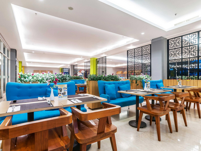 Food & Drinks 2, MaxOneHotels.com @ Resort Makassar, Makassar
