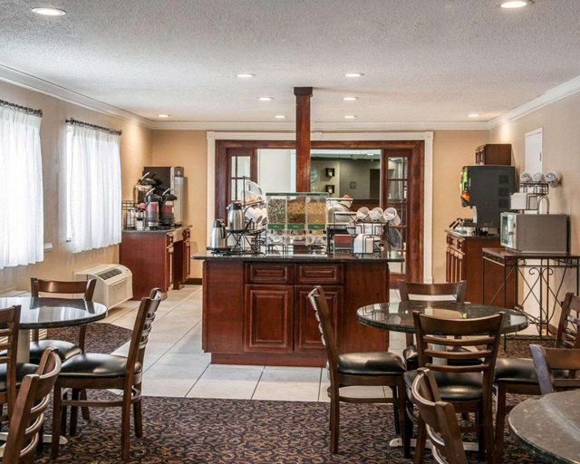 Food & Drinks 5, Comfort Inn Indianapolis South, Marion