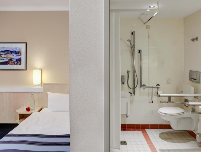 Bathroom 4, Leonardo Hotel Nürnberg City Center, Nürnberg