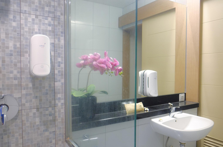 Bathroom 5, Mutiara Hotel and Convention, Bandung