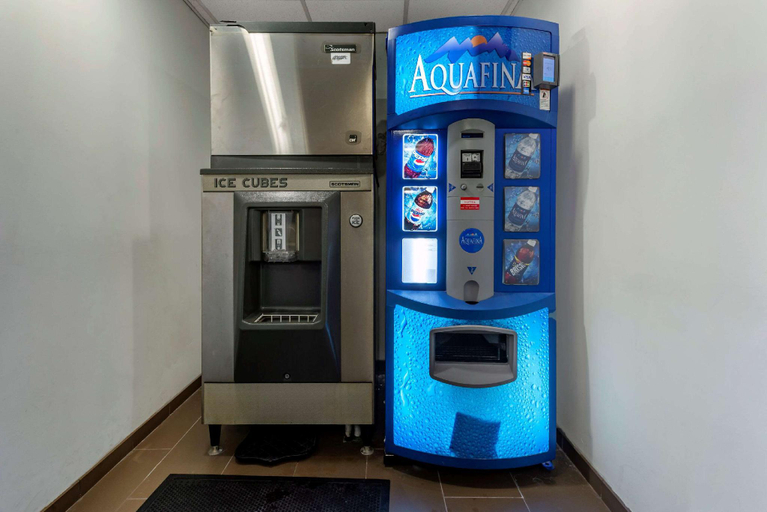 Public Area 2, Comfort Suites Newark - Harrison, Newark