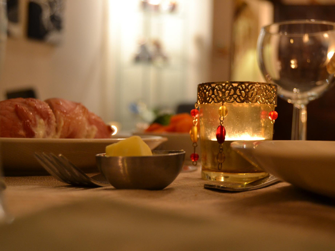 Food & Drinks 5, Ty Rosa Rooms, Cardiff