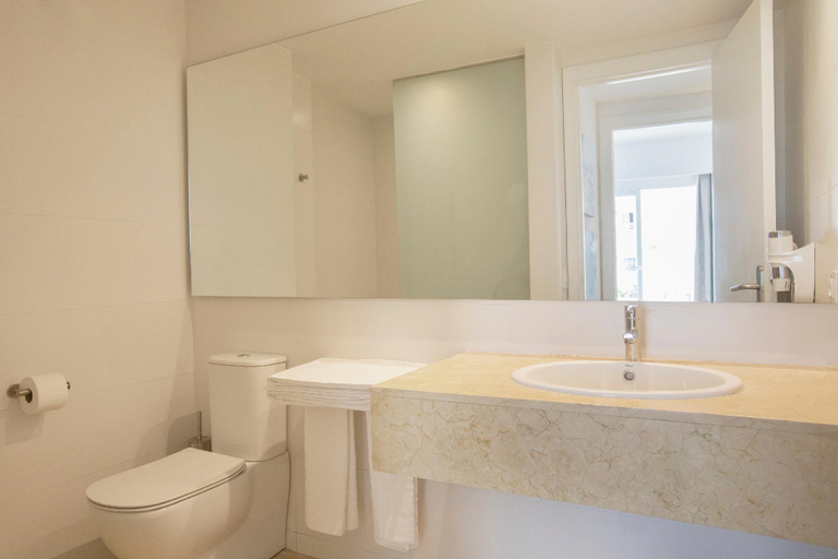 Bathroom 4, HM Martinique Hotel, Baleares