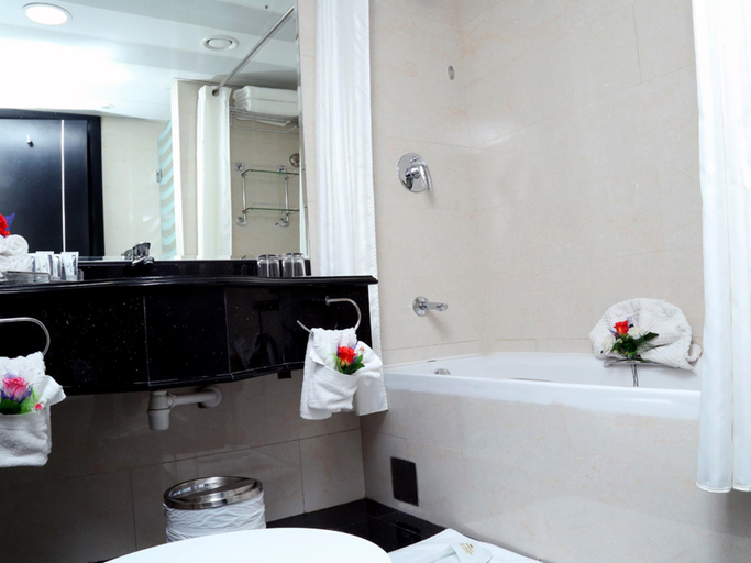 Bathroom 5, Royal Grand Suite Hotel, Sharjah City