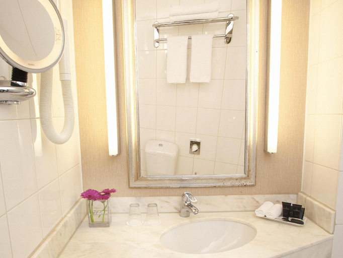 Bathroom 5, Bilderberg Garden Hotel, Amsterdam