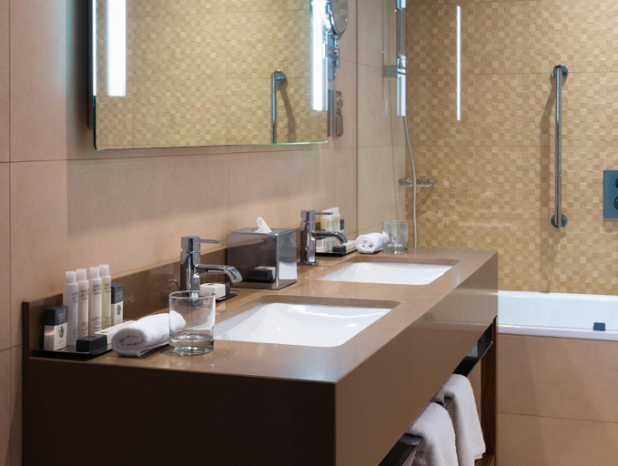 Bathroom 4, DoubleTree by Hilton Krakow, Kraków City