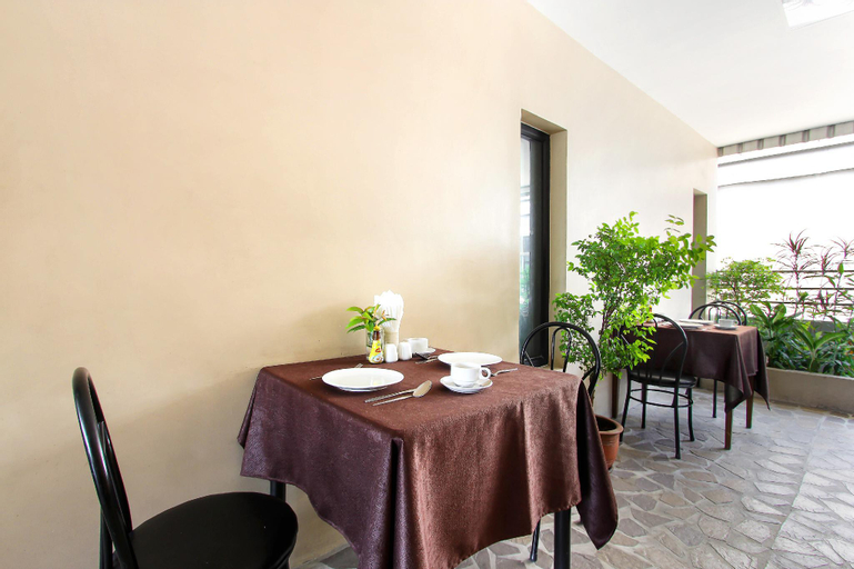 Dining Room 24
