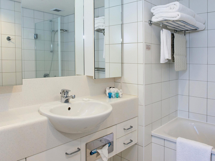 Bathroom 5, The Spencer Suites By Castle, Waitakere