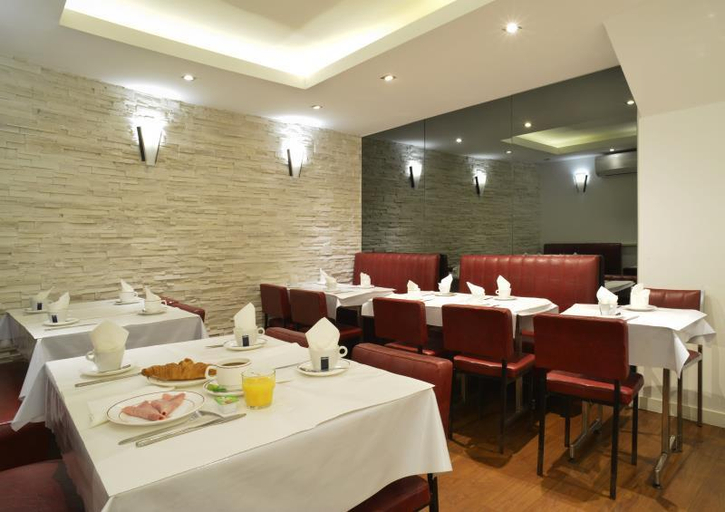 Food & Drinks 5, Ambassadeur Hotel Paris, Paris