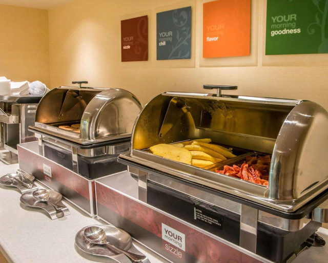 Food & Drinks 5, Comfort Inn & Suites Pittsburgh Fox Chapel, Allegheny