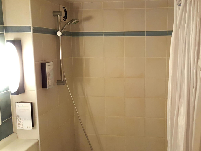 Bathroom 5, Hotel Campanile Aurillac, Cantal