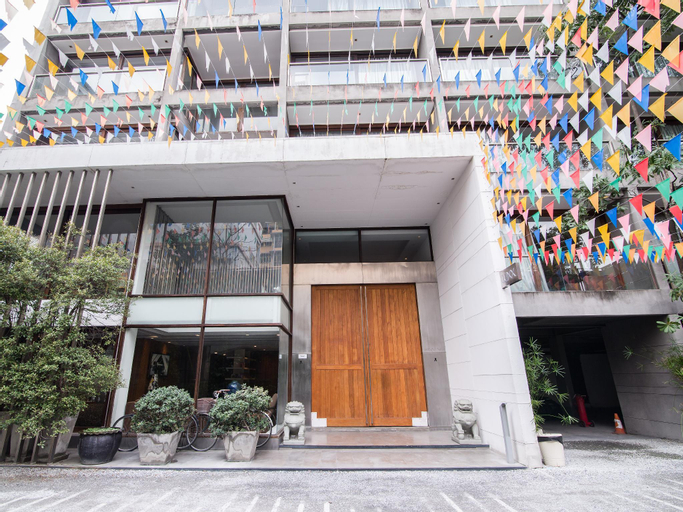 Exterior & Views 22